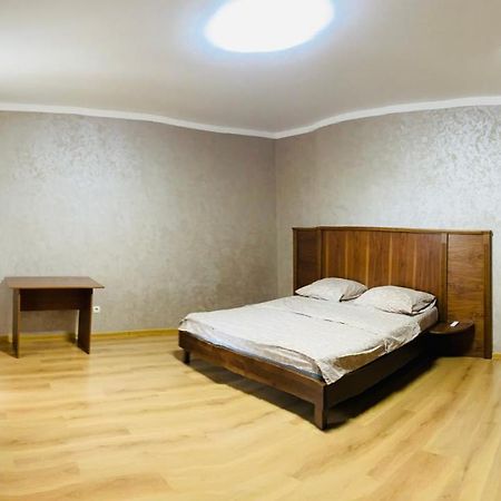 Ferienwohnung Ogienka 2b, Center Lutsʼk Exterior foto